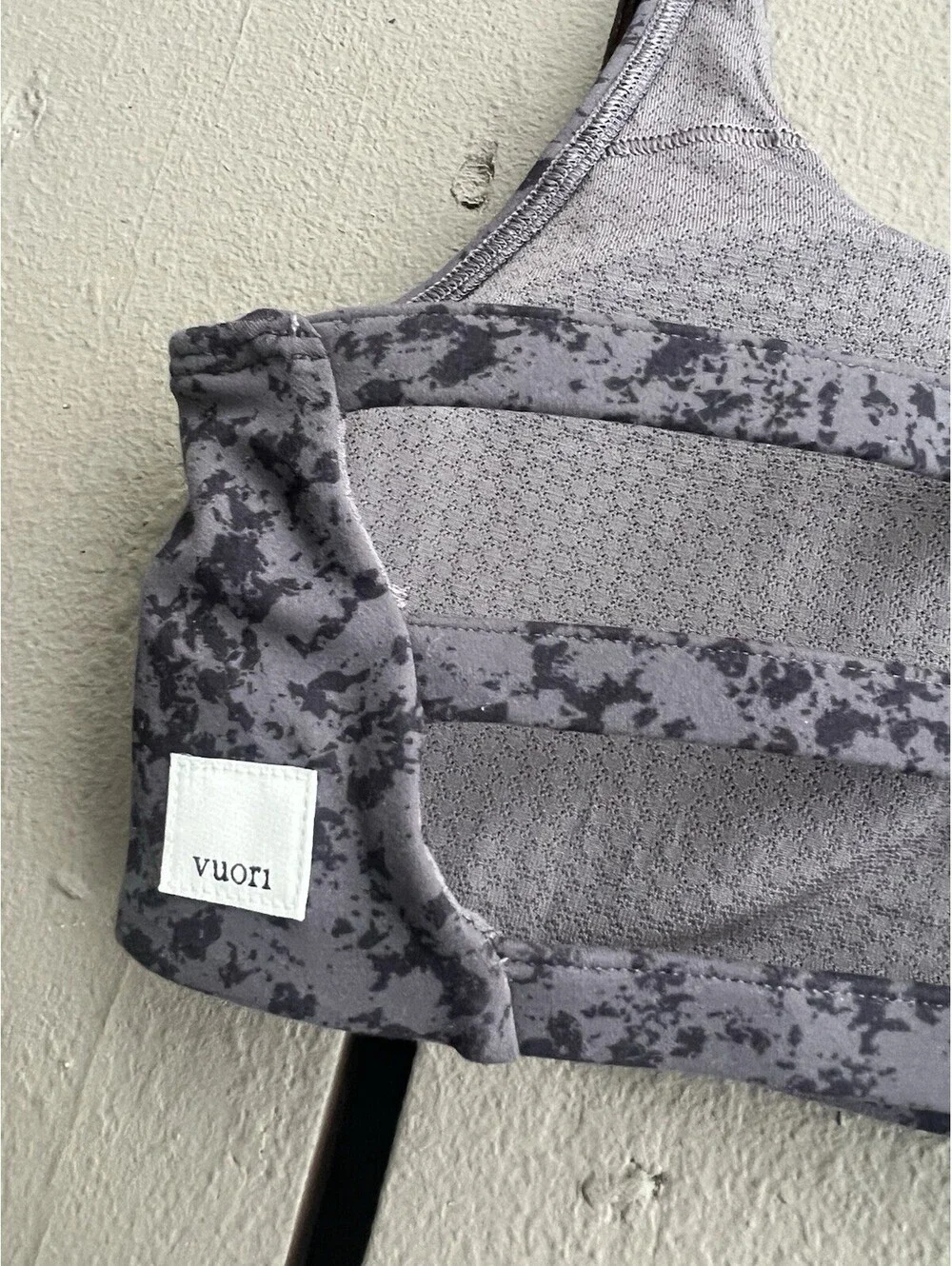 Vuori Yosemite Sports Bra in Chia Stucco Size S